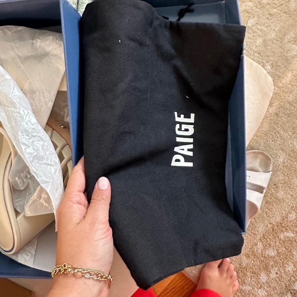 NWT Paige Becca sandals in bone leather size 7 - Picture 7 of 7